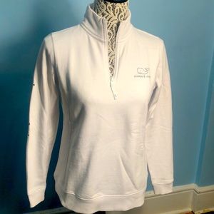 VINEYARD VINES white sweatshirt. SIZE XS.